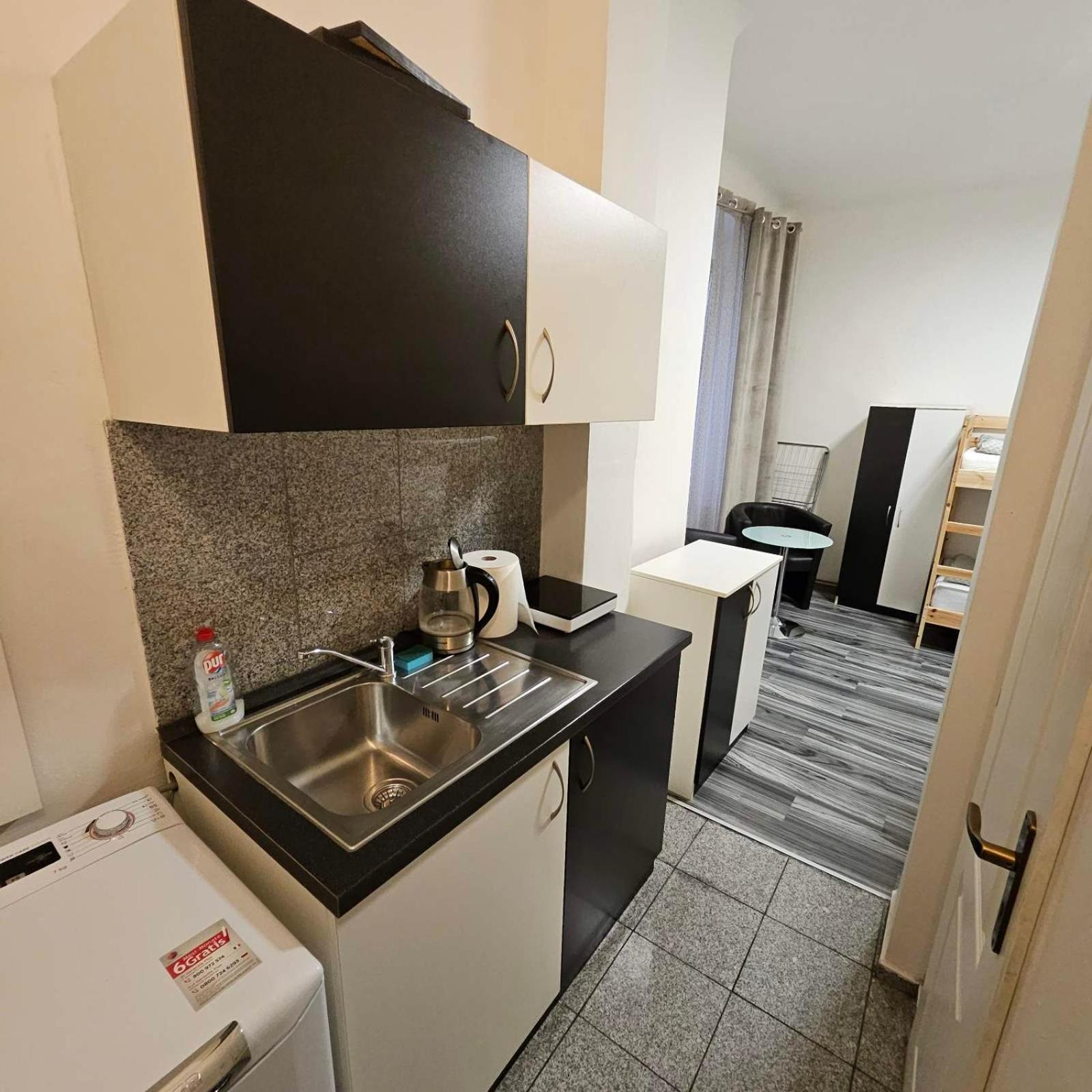 Small Apartment In Downtown For Groups Prague Exterior photo